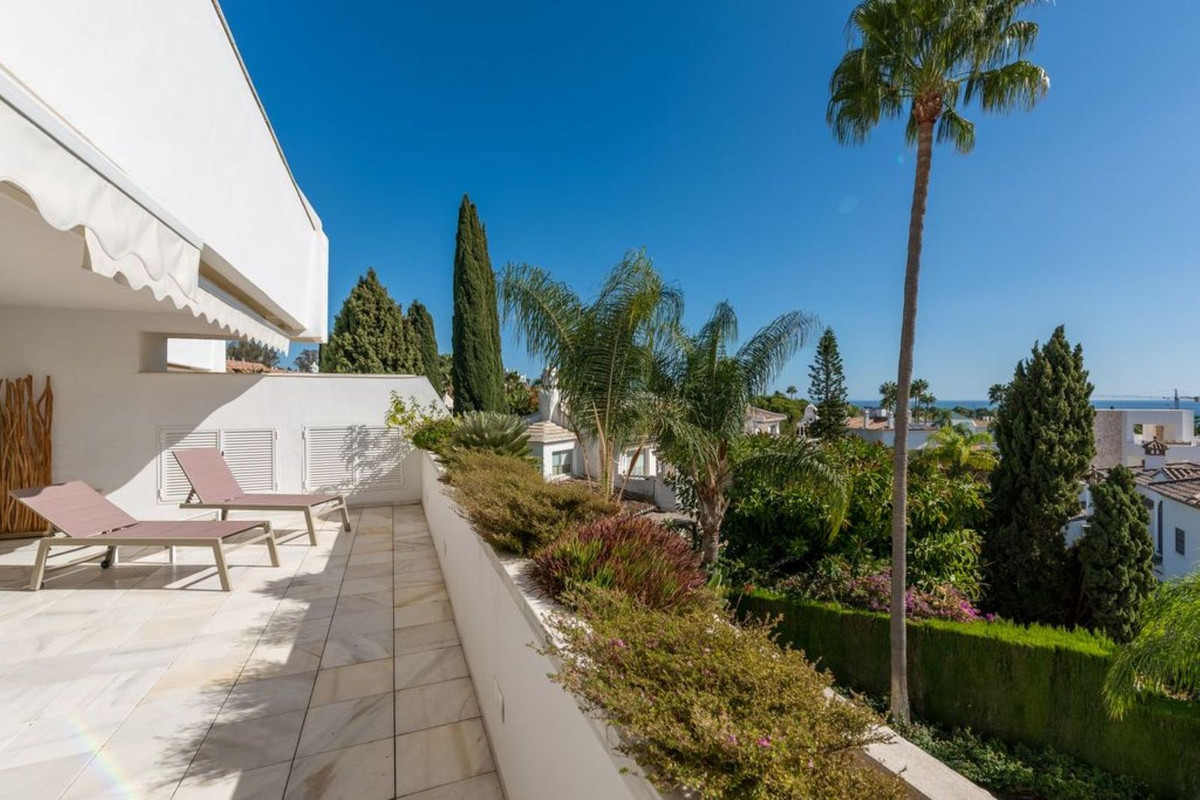 Te koop Middle Floor Apartment Costa Del Sol Bahía De Marbella € 975.000,-