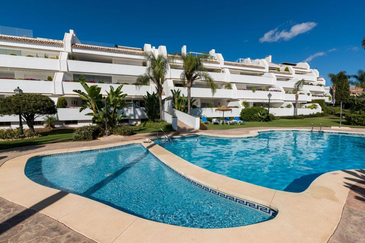 Te koop Middle Floor Apartment Costa Del Sol Bahía De Marbella € 975.000,-
