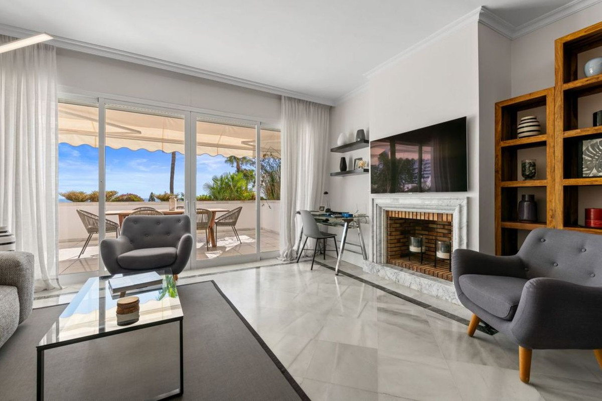 Te koop Middle Floor Apartment Costa Del Sol Bahía De Marbella € 975.000,-