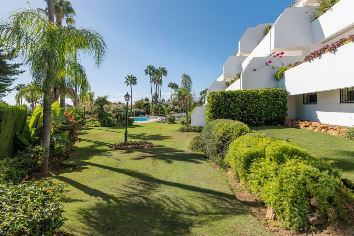 Te koop Middle Floor Apartment Costa Del Sol Bahía De Marbella € 975.000,-