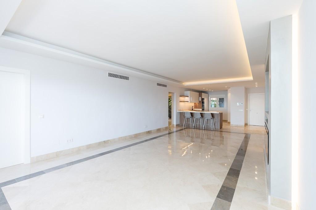 Te koop Middle Floor Apartment Costa Del Sol La Mairena € 799.000,-