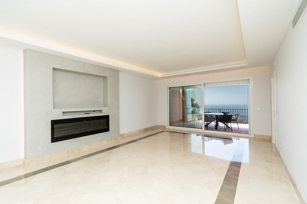 Te koop Middle Floor Apartment Costa Del Sol La Mairena € 799.000,-