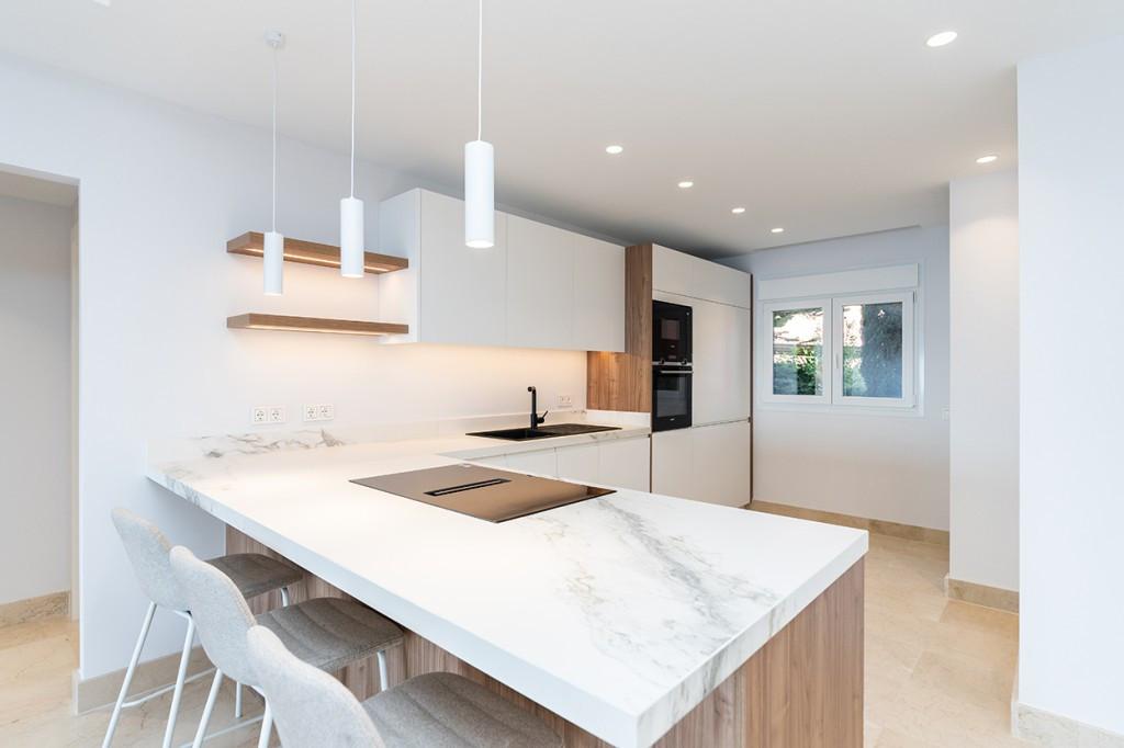 Te koop Middle Floor Apartment Costa Del Sol La Mairena € 799.000,-