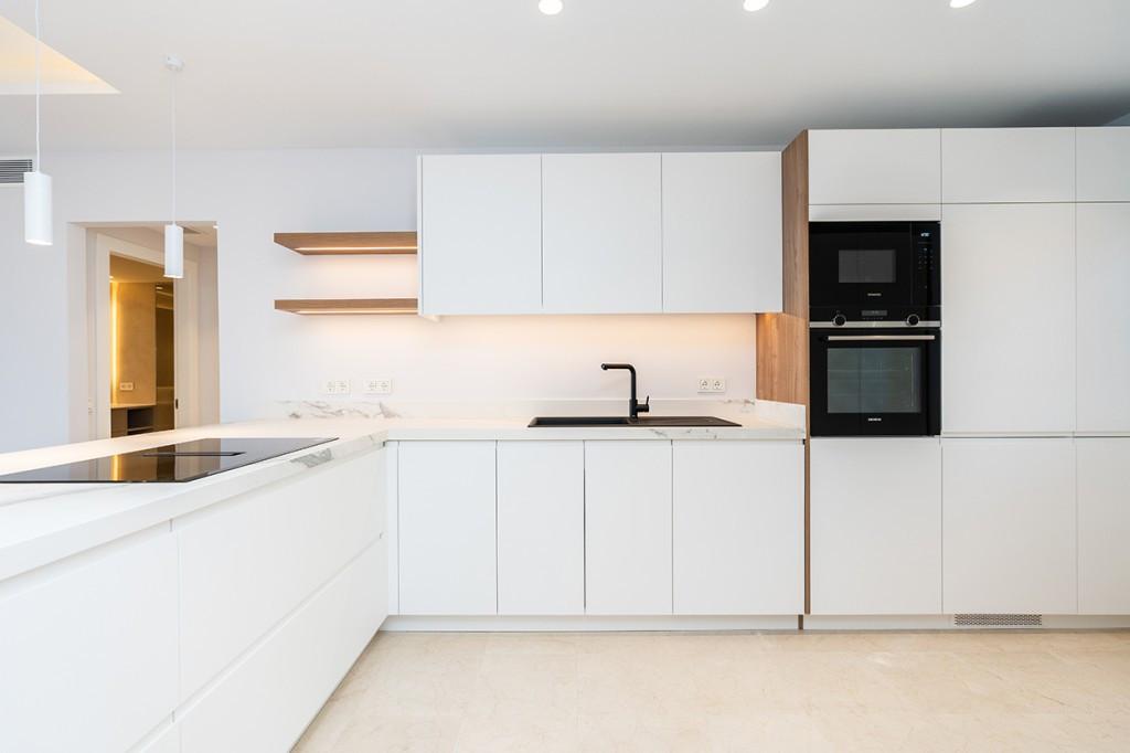 Te koop Middle Floor Apartment Costa Del Sol La Mairena € 799.000,-