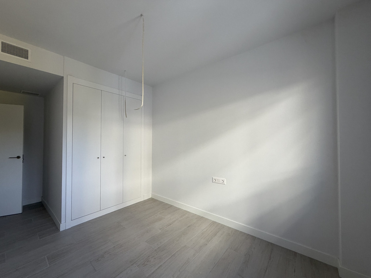 Te koop Middle Floor Apartment Costa Del Sol Estepona € 475.000,-