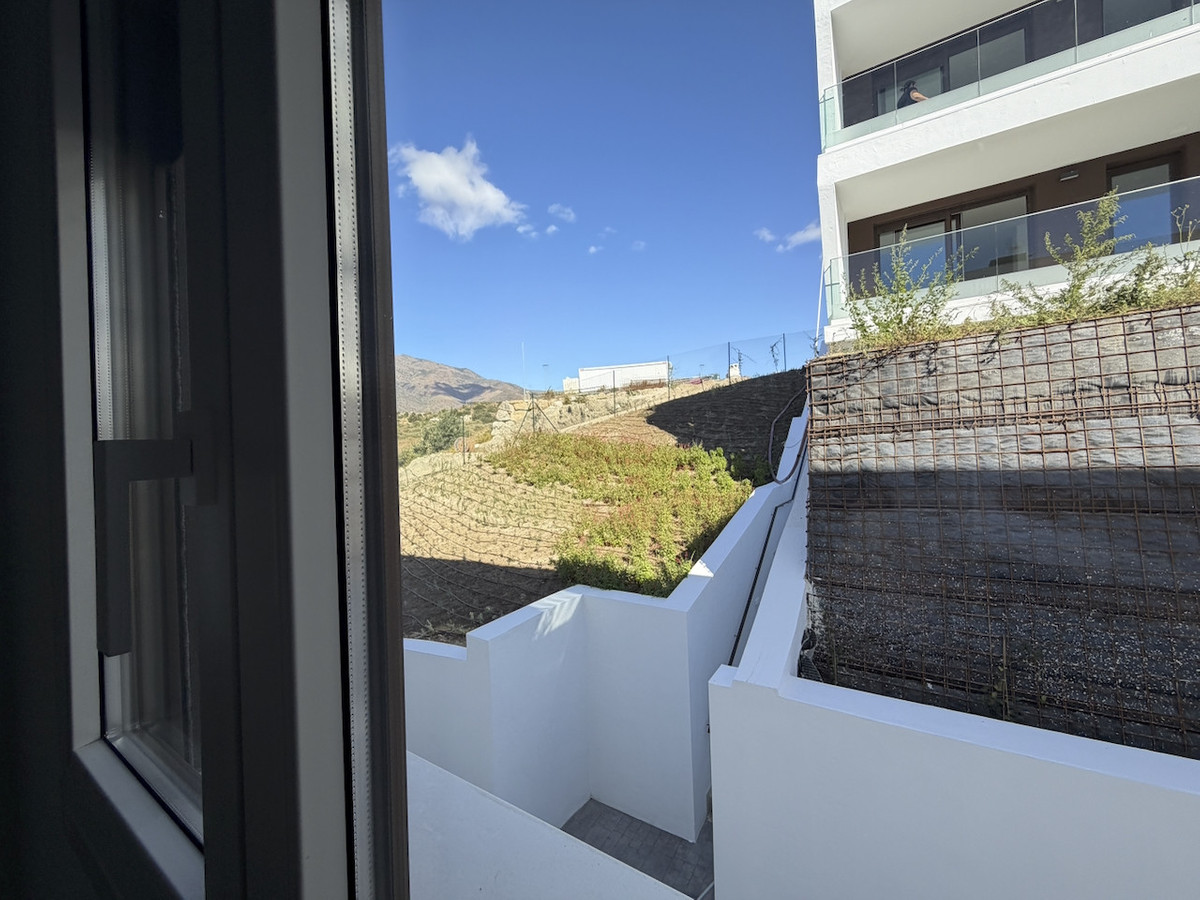Te koop Middle Floor Apartment Costa Del Sol Estepona € 475.000,-