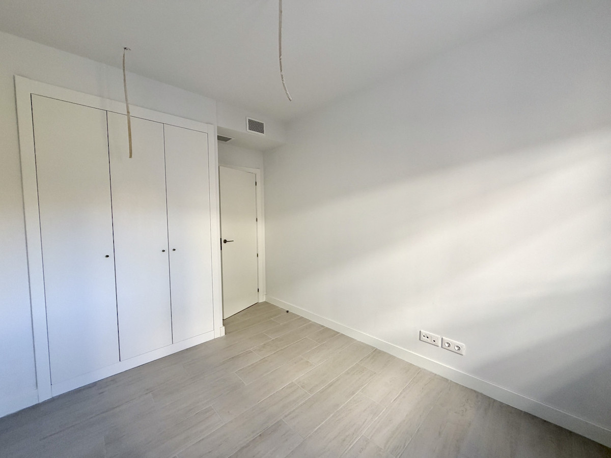 Te koop Middle Floor Apartment Costa Del Sol Estepona € 475.000,-