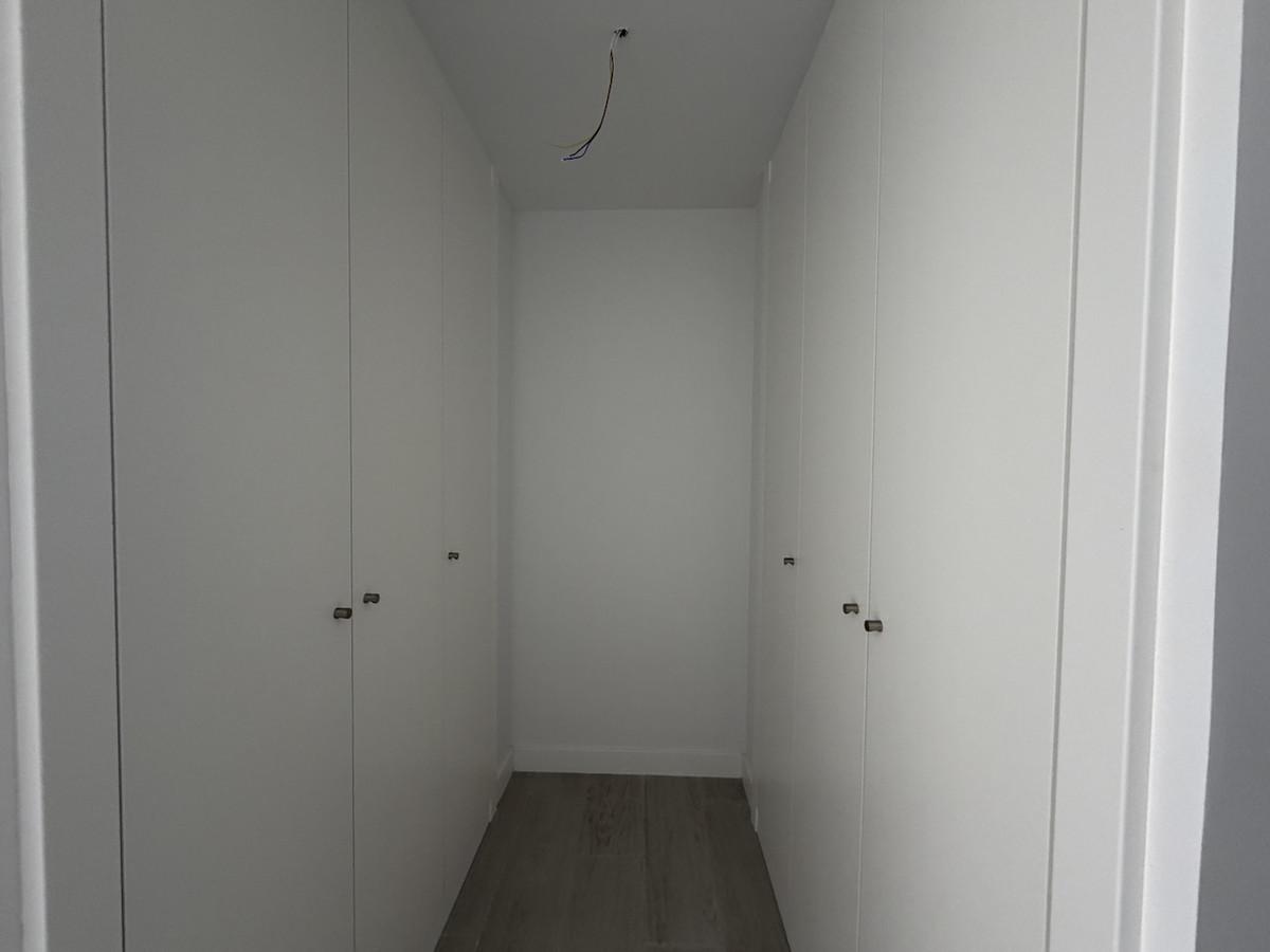 Te koop Middle Floor Apartment Costa Del Sol Estepona € 475.000,-