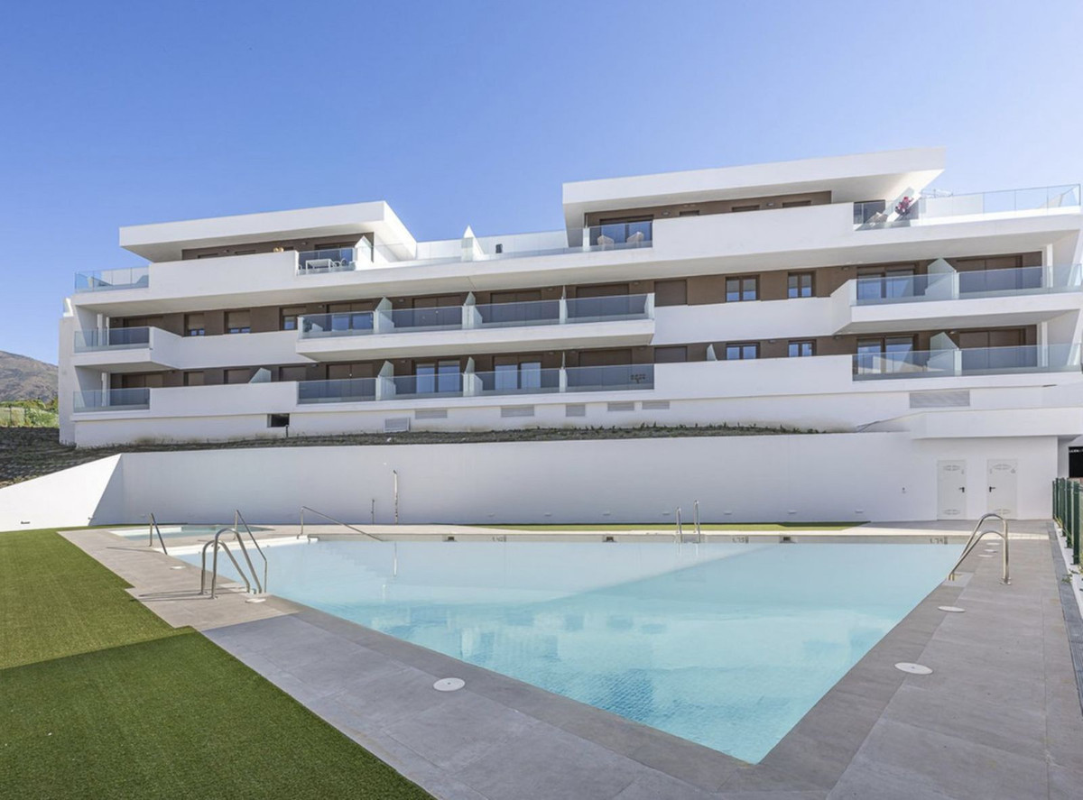 Te koop Middle Floor Apartment Costa Del Sol Estepona € 475.000,-