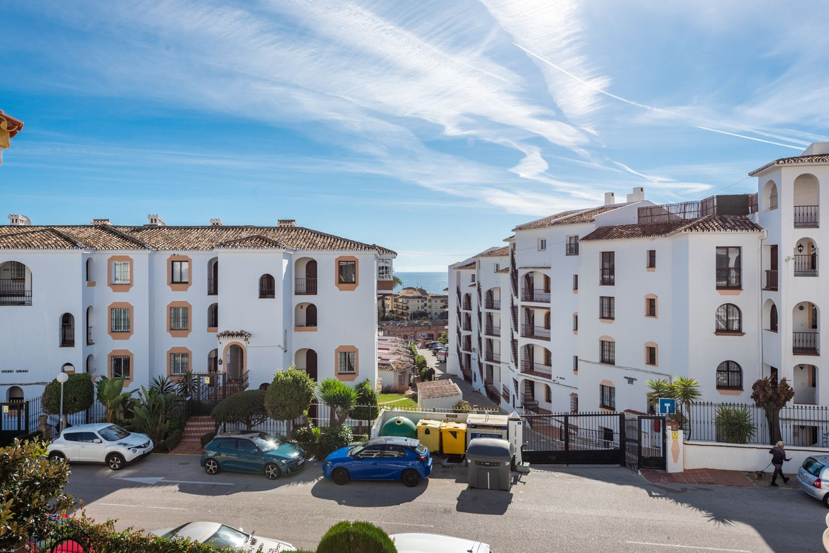 Te koop Middle Floor Apartment Costa Del Sol Riviera Del Sol € 335.000,-