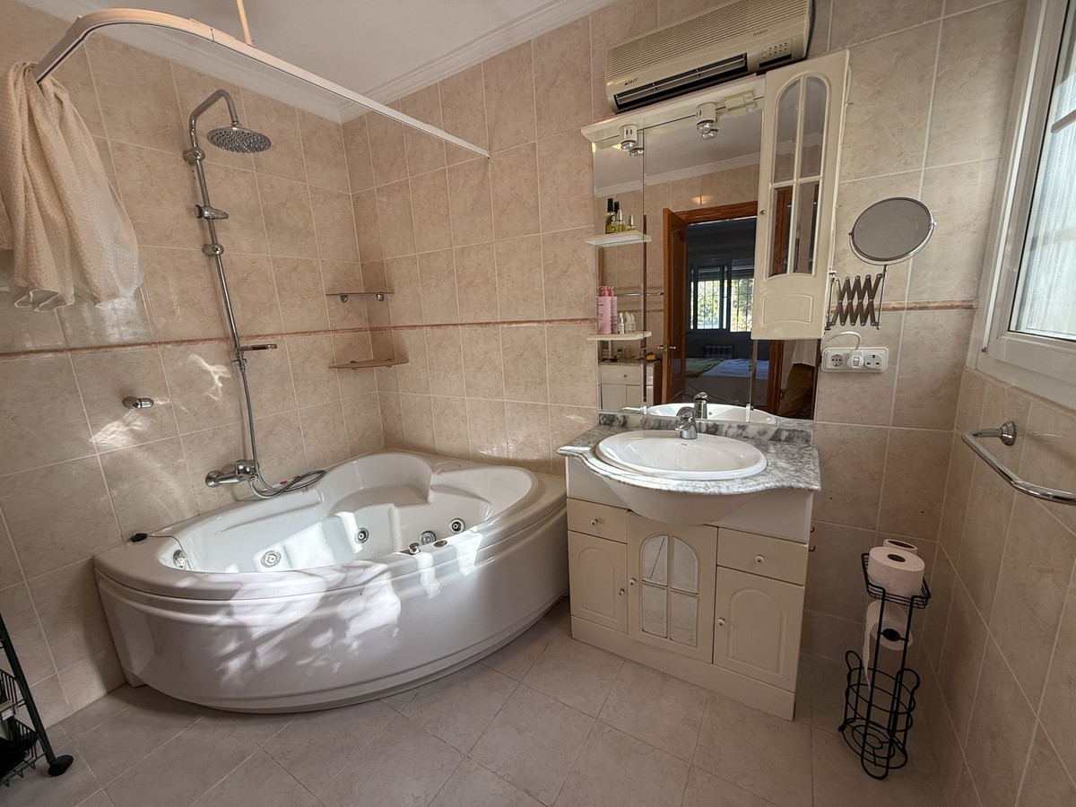 Te koop Finca - Cortijo Costa Del Sol Alhaurín De La Torre € 595.000,-