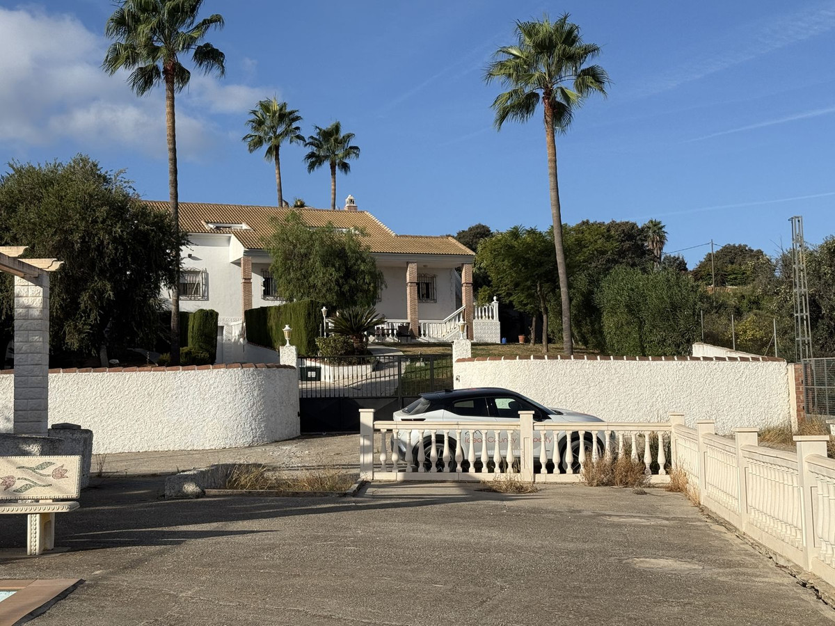 Te koop Finca - Cortijo Costa Del Sol Alhaurín De La Torre € 595.000,-