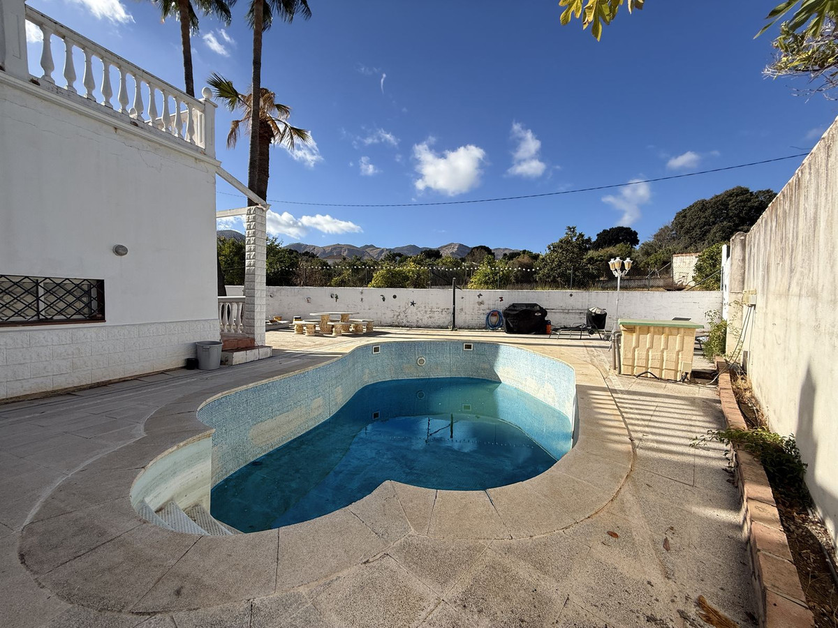 Te koop Finca - Cortijo Costa Del Sol Alhaurín De La Torre € 595.000,-