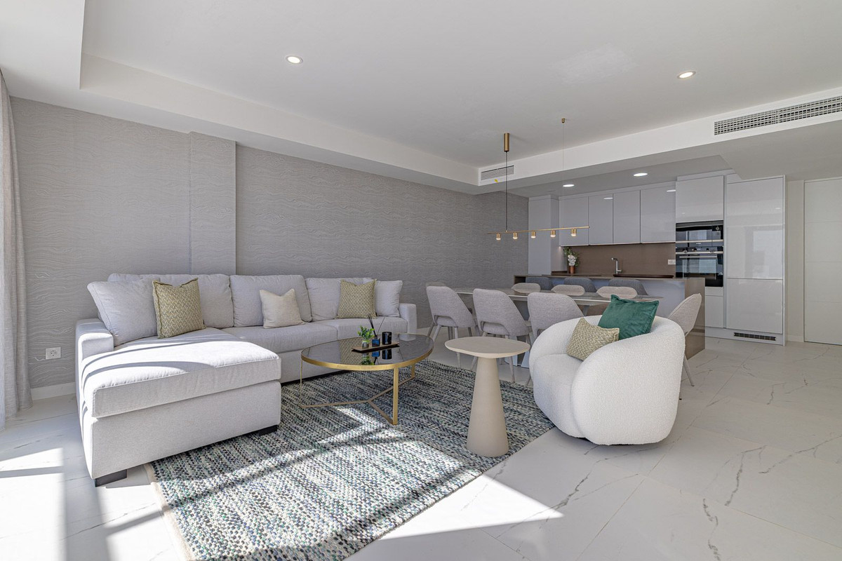 Te koop Middle Floor Apartment Costa Del Sol Casares Playa € 510.000,-