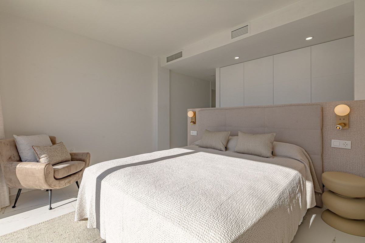 Te koop Middle Floor Apartment Costa Del Sol Casares Playa € 510.000,-