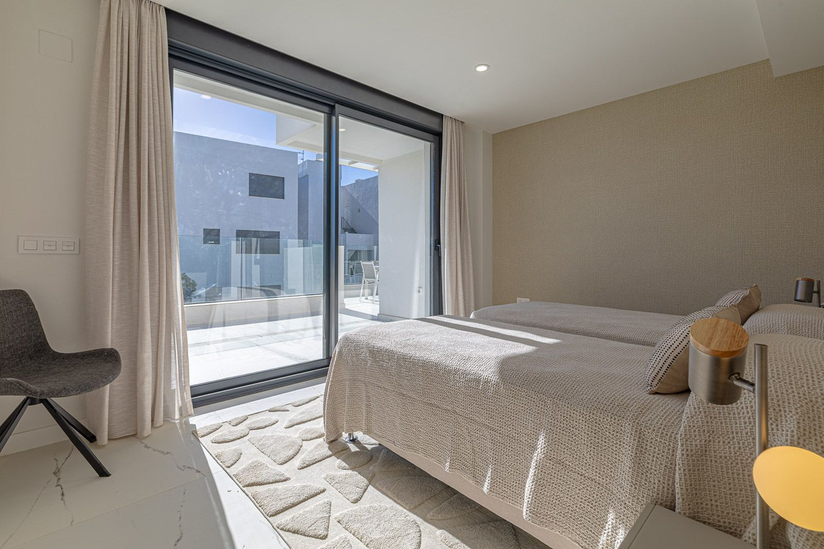 Te koop Middle Floor Apartment Costa Del Sol Casares Playa € 510.000,-