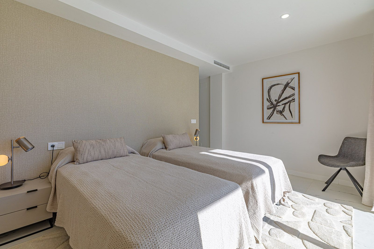 Te koop Middle Floor Apartment Costa Del Sol Casares Playa € 510.000,-