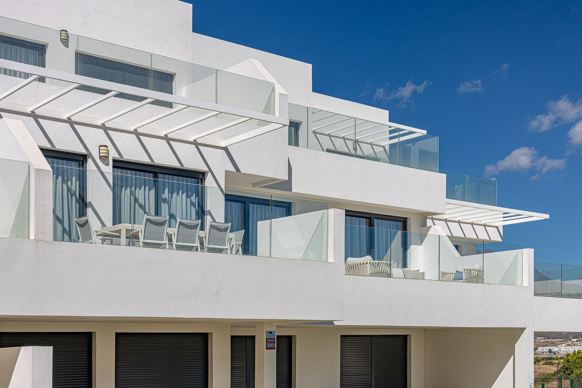 Te koop Middle Floor Apartment Costa Del Sol Casares Playa € 510.000,-
