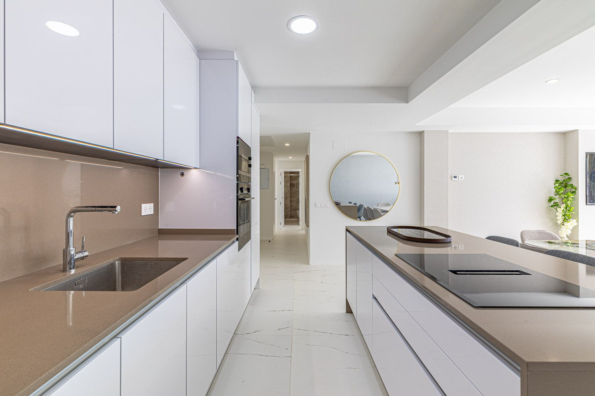 Te koop Middle Floor Apartment Costa Del Sol Casares Playa € 510.000,-