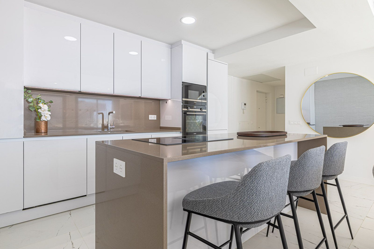 Te koop Middle Floor Apartment Costa Del Sol Casares Playa € 510.000,-