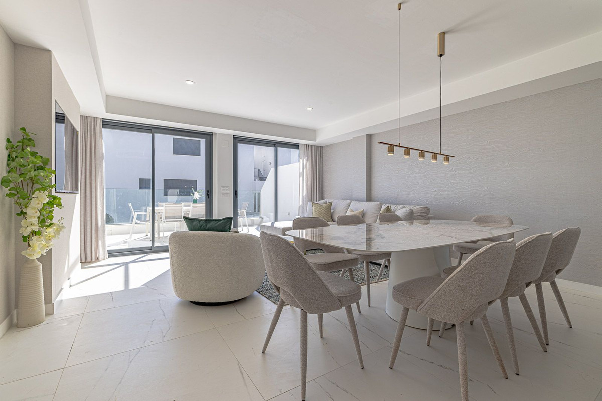 Te koop Middle Floor Apartment Costa Del Sol Casares Playa € 510.000,-