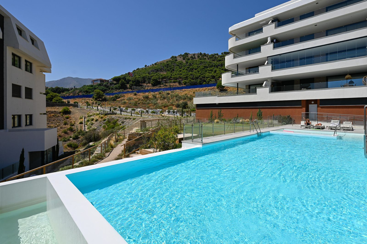 Te koop Middle Floor Apartment Costa Del Sol Fuengirola € 765.000,-