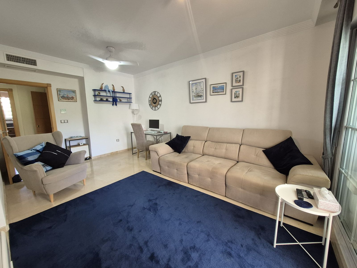 Te koop Middle Floor Apartment Costa Del Sol San Luis De Sabinillas € 299.000,-