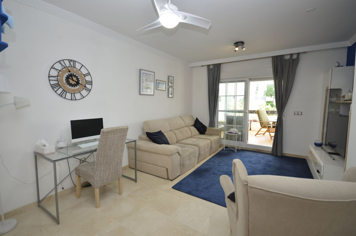 Te koop Middle Floor Apartment Costa Del Sol San Luis De Sabinillas € 299.000,-