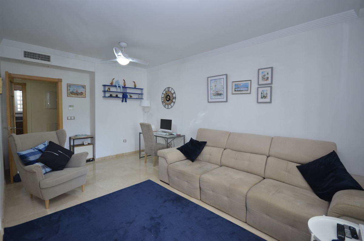 Te koop Middle Floor Apartment Costa Del Sol San Luis De Sabinillas € 299.000,-