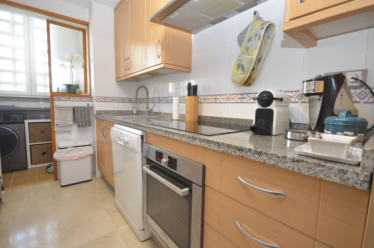 Te koop Middle Floor Apartment Costa Del Sol San Luis De Sabinillas € 299.000,-