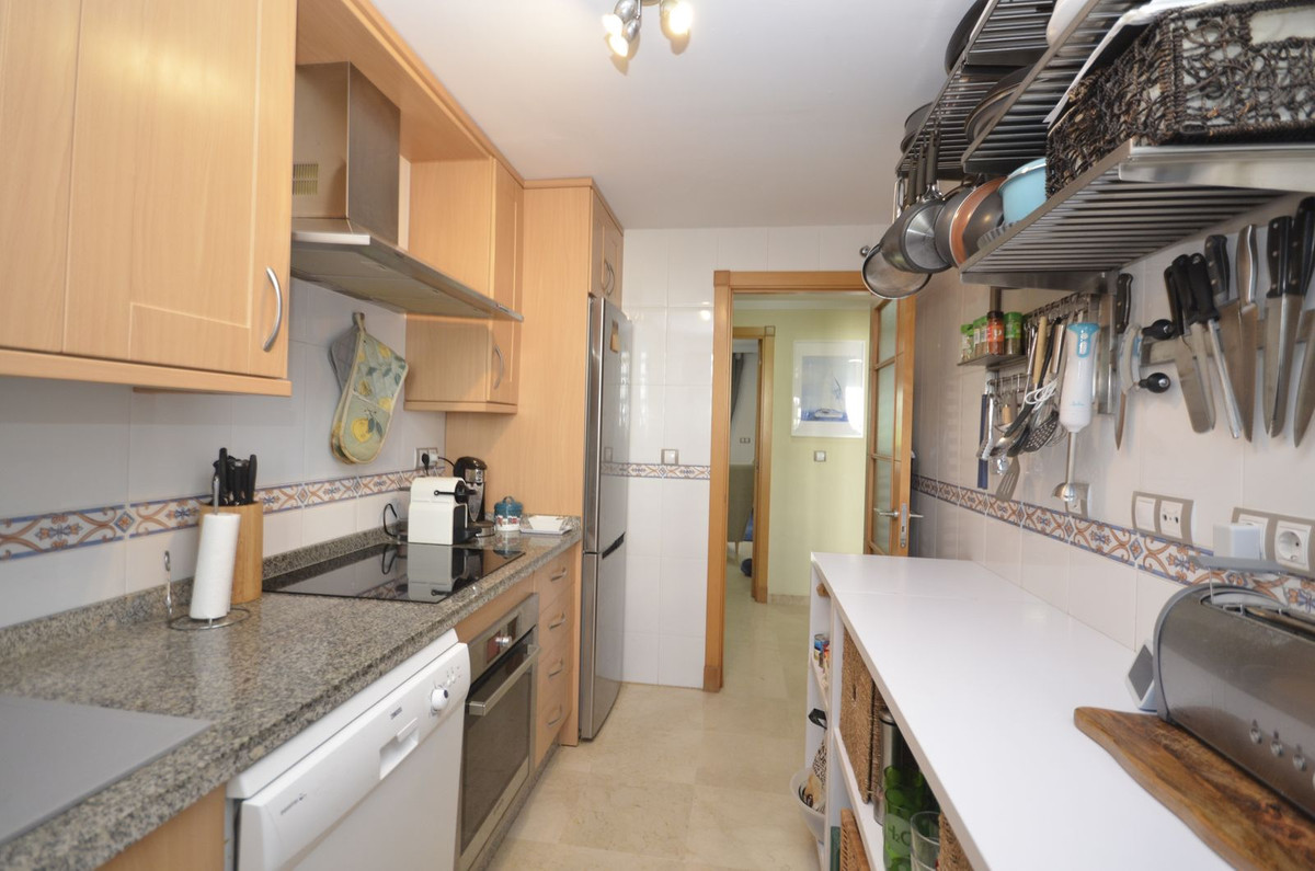 Te koop Middle Floor Apartment Costa Del Sol San Luis De Sabinillas € 299.000,-