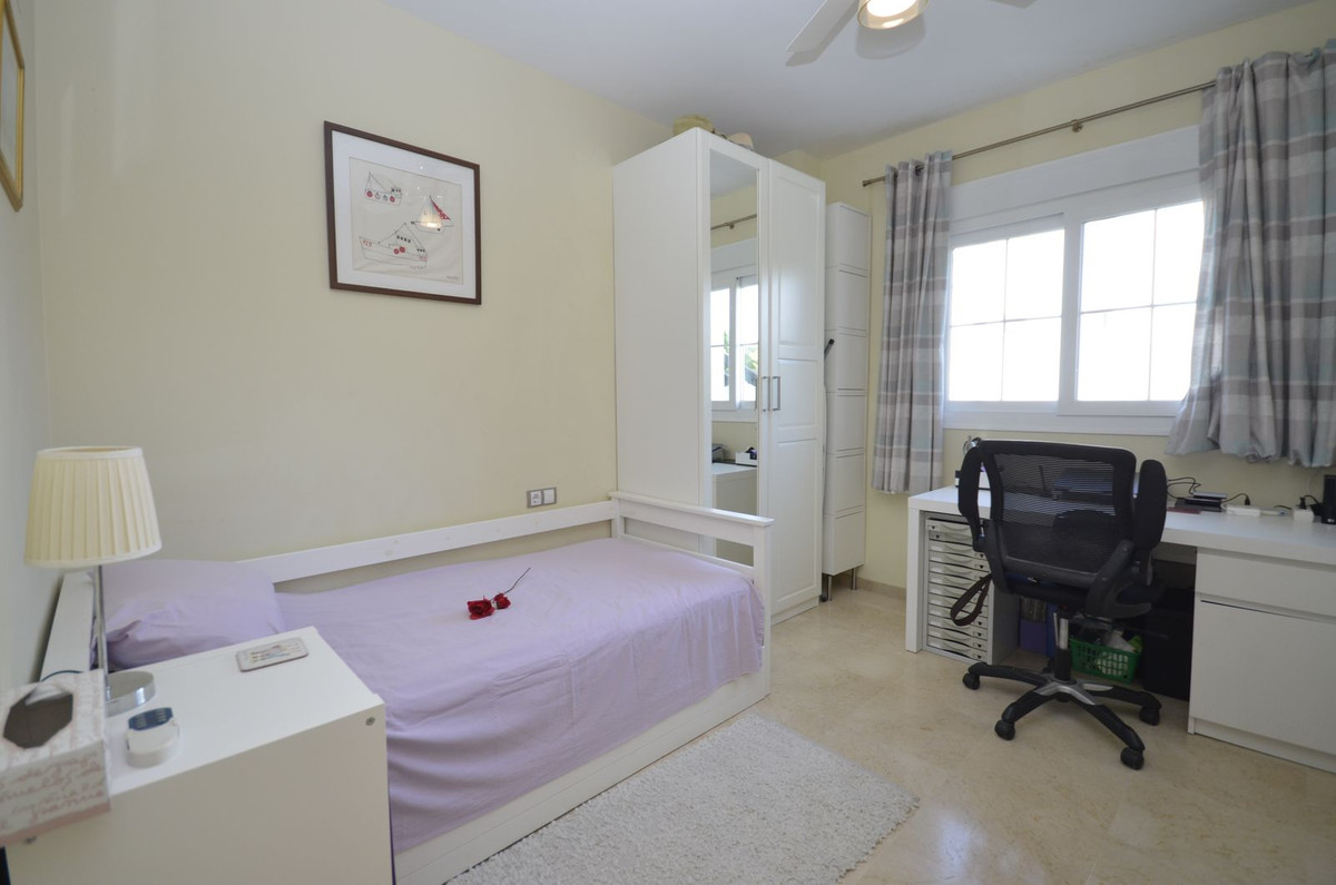 Te koop Middle Floor Apartment Costa Del Sol San Luis De Sabinillas € 299.000,-