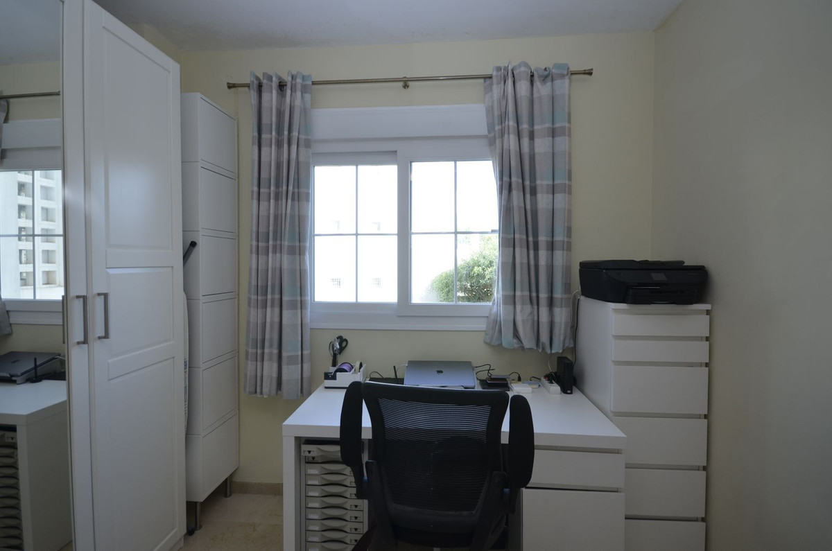 Te koop Middle Floor Apartment Costa Del Sol San Luis De Sabinillas € 299.000,-