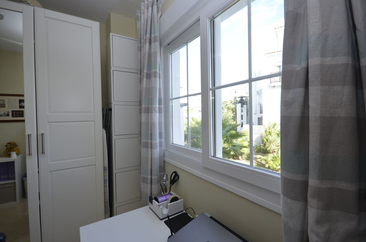 Te koop Middle Floor Apartment Costa Del Sol San Luis De Sabinillas € 299.000,-