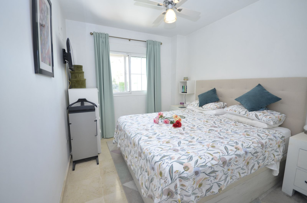 Te koop Middle Floor Apartment Costa Del Sol San Luis De Sabinillas € 299.000,-