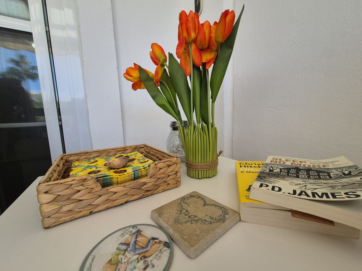 Te koop Middle Floor Apartment Costa Del Sol San Luis De Sabinillas € 299.000,-