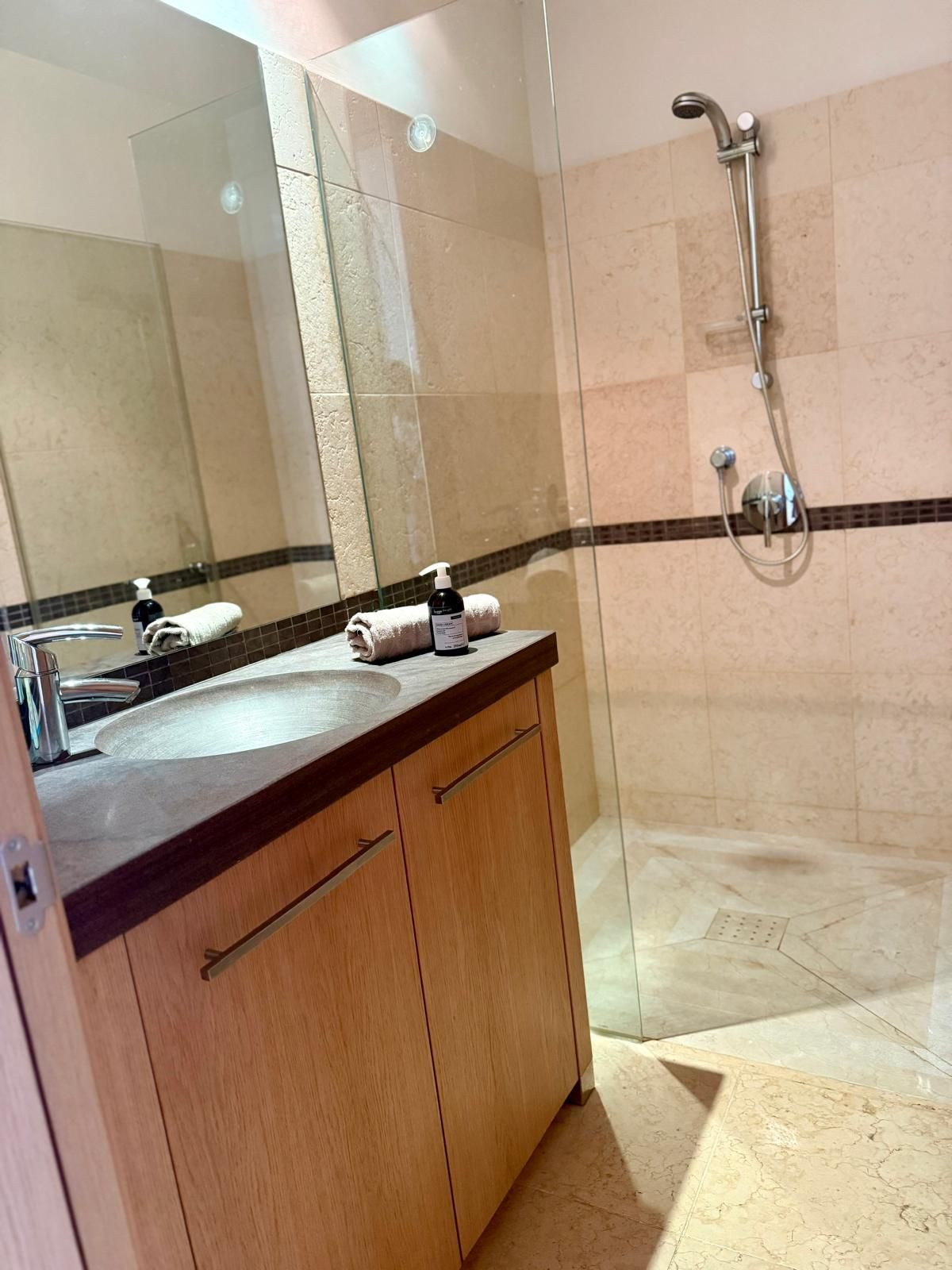 Te koop Middle Floor Apartment Costa Del Sol Marbella € 775.000,-
