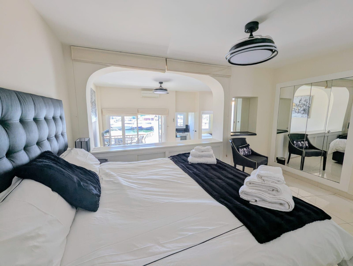 Te koop Middle Floor Apartment Costa Del Sol Puerto De Cabopino € 625.000,-