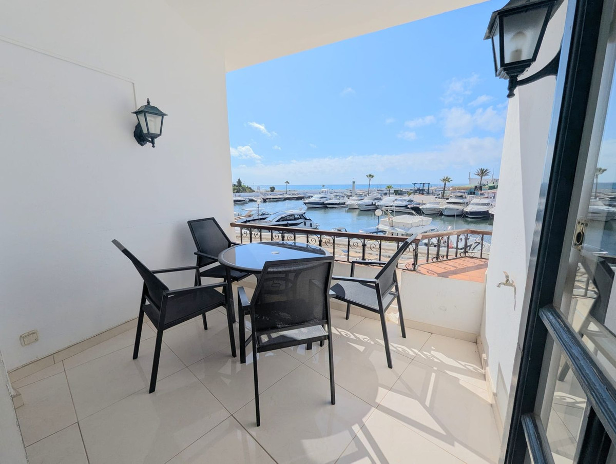 Te koop Middle Floor Apartment Costa Del Sol Puerto De Cabopino € 625.000,-