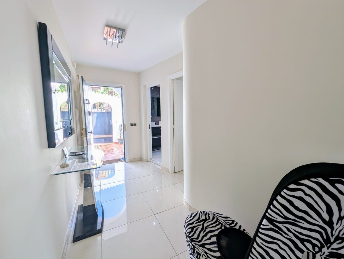 Te koop Middle Floor Apartment Costa Del Sol Puerto De Cabopino € 625.000,-