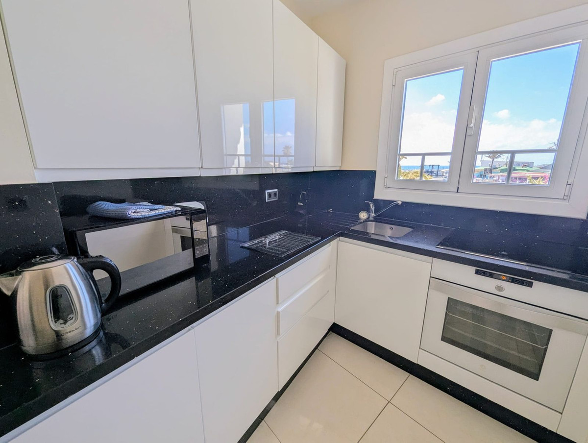 Te koop Middle Floor Apartment Costa Del Sol Puerto De Cabopino € 625.000,-