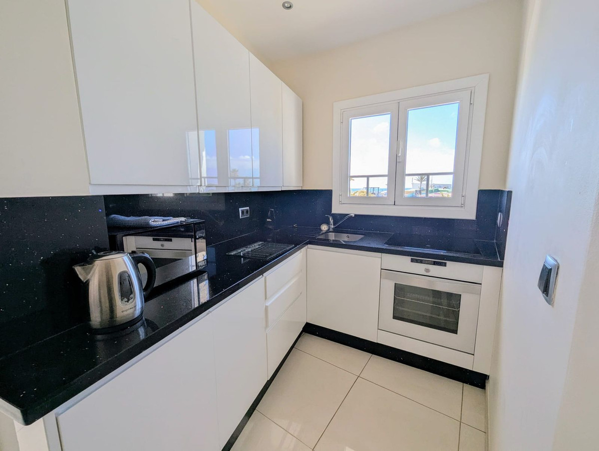 Te koop Middle Floor Apartment Costa Del Sol Puerto De Cabopino € 625.000,-