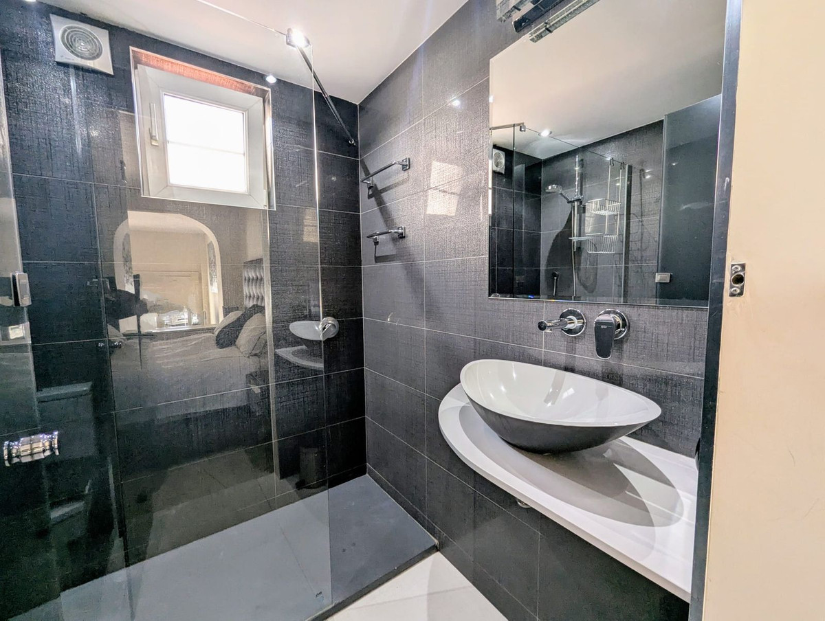 Te koop Middle Floor Apartment Costa Del Sol Puerto De Cabopino € 625.000,-