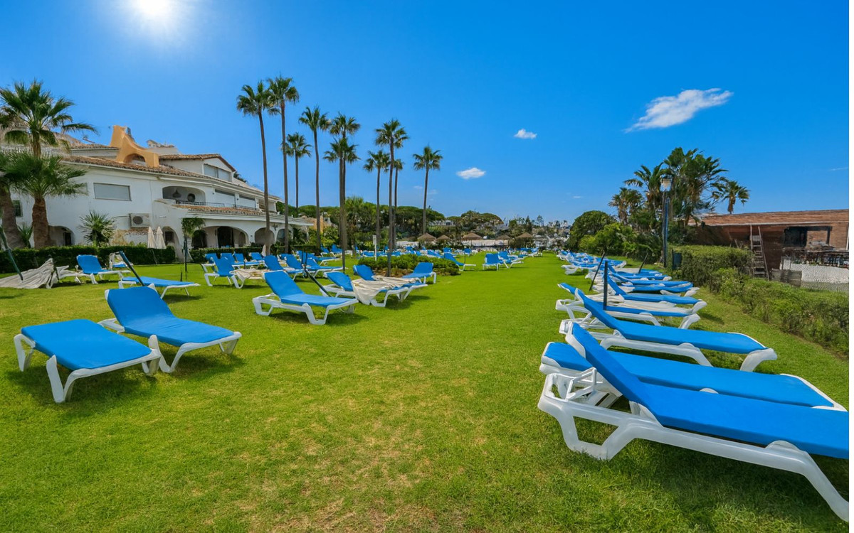 Te koop Middle Floor Apartment Costa Del Sol Puerto De Cabopino € 625.000,-