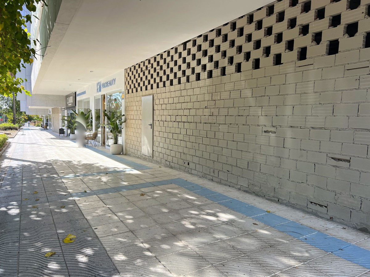 Te koop Bedrijfspanden Costa Del Sol San Pedro De Alcántara € 1.000.000,-