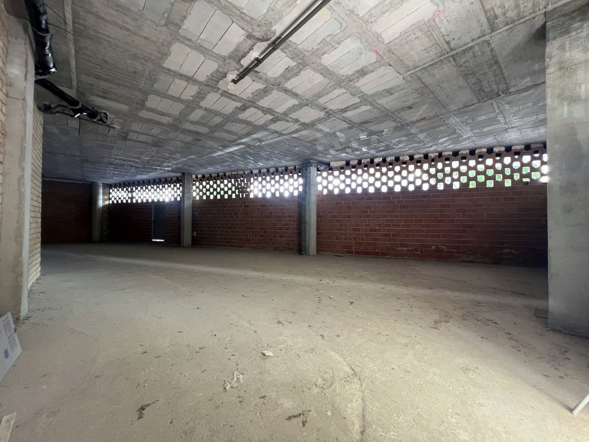 Te koop Bedrijfspanden Costa Del Sol San Pedro De Alcántara € 1.000.000,-