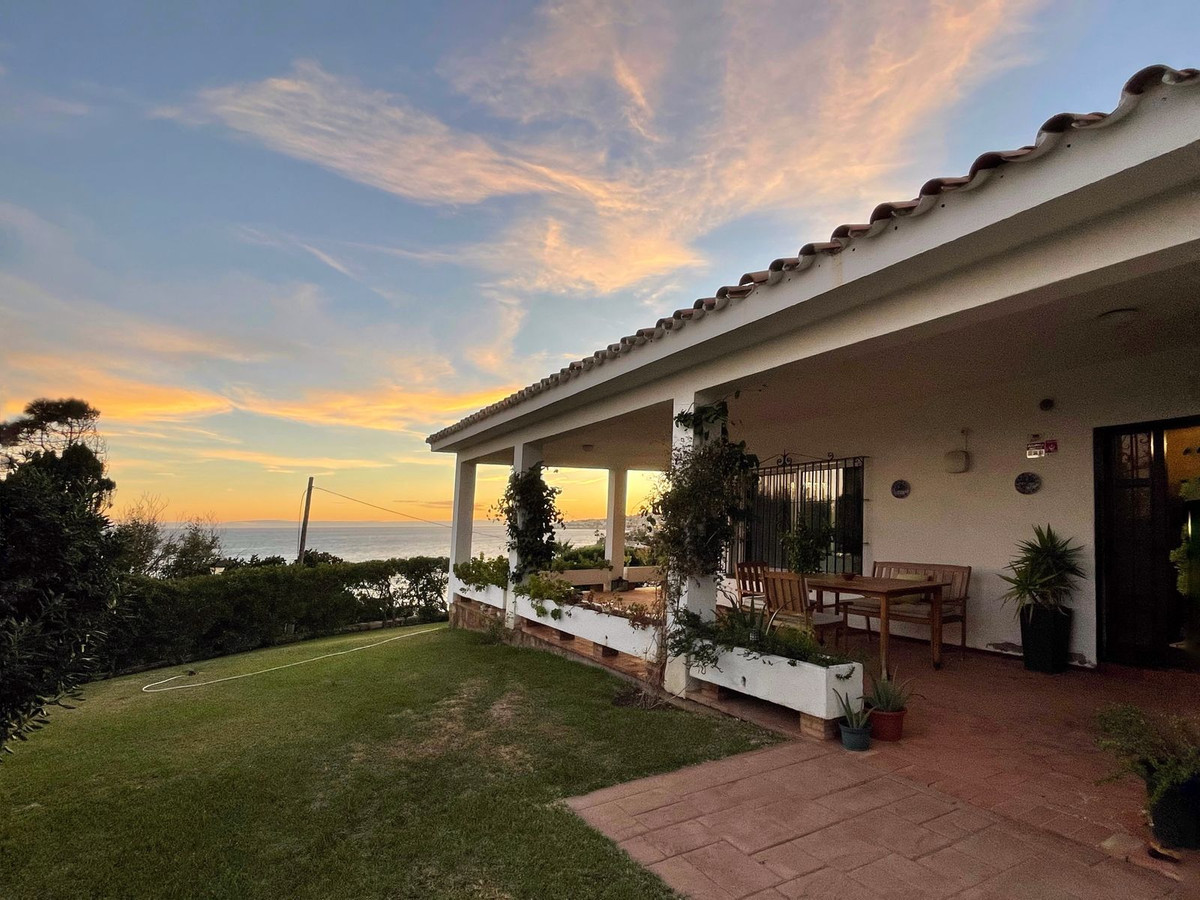 Te koop Vrijstaande Villa Costa Del Sol El Chaparral € 1.590.000,-