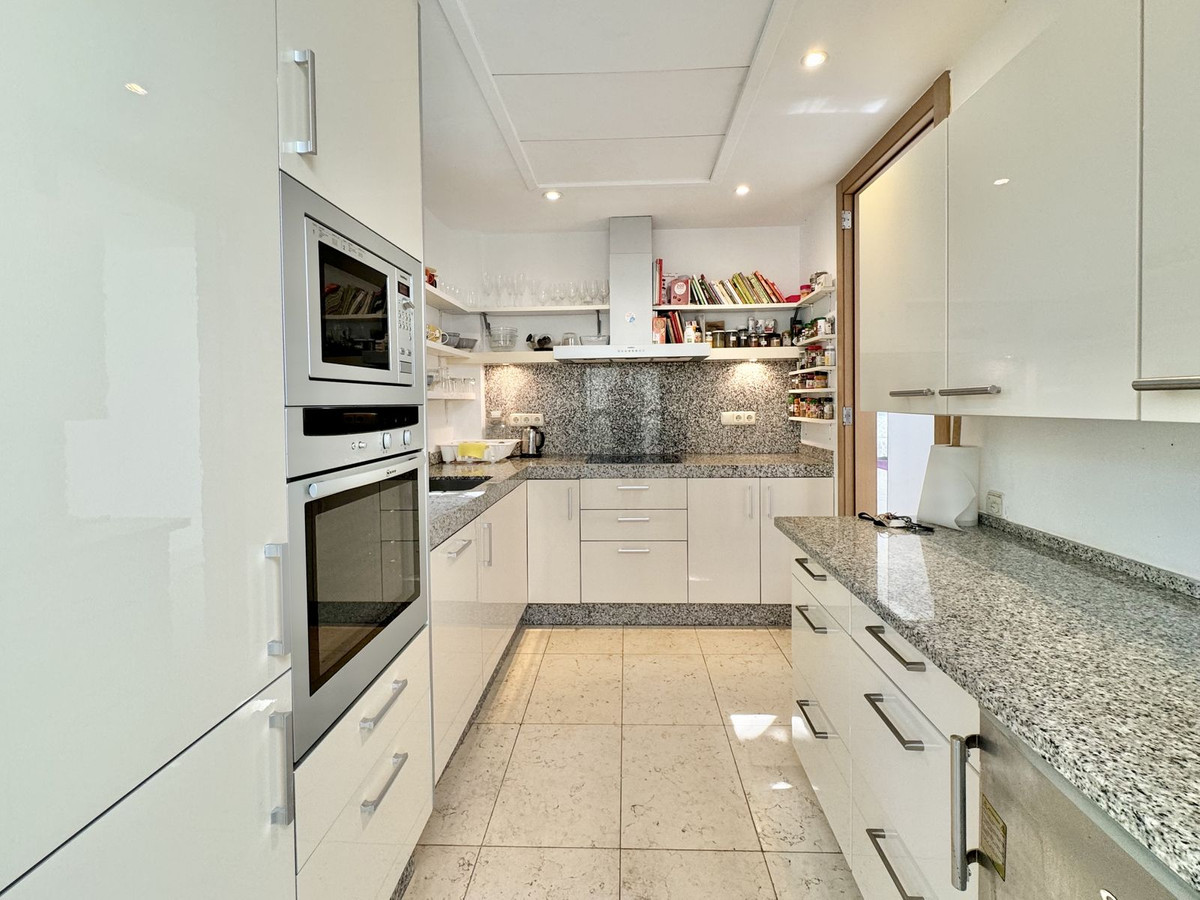 Te koop Gelijkvloers appartement Costa Del Sol Altos De Los Monteros € 759.000,-