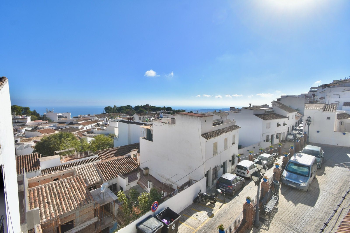 Te koop Half vrijstaand huis Costa Del Sol Mijas € 265.000,-