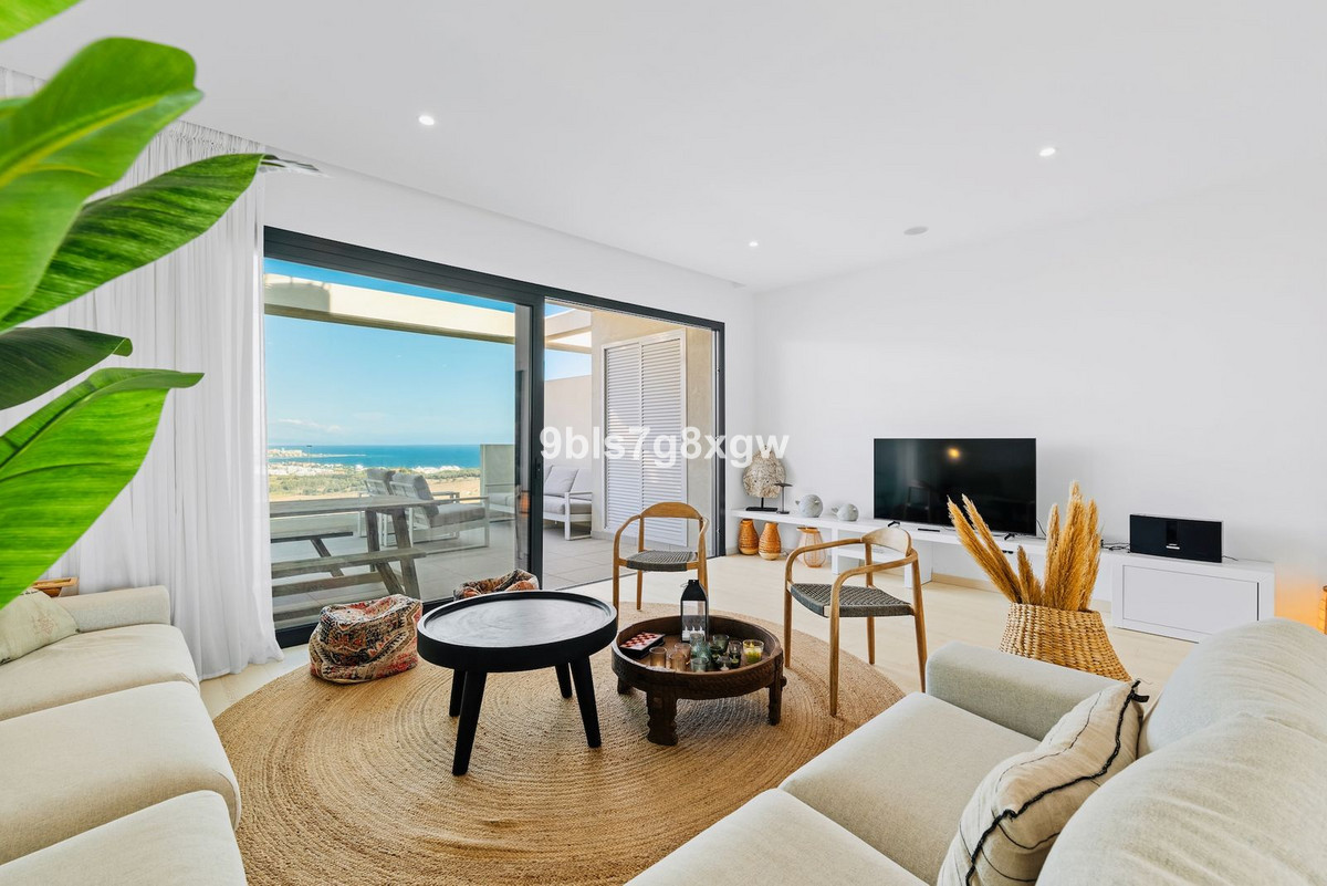 Te koop Middle Floor Apartment Costa Del Sol Casares Playa € 649.000,-
